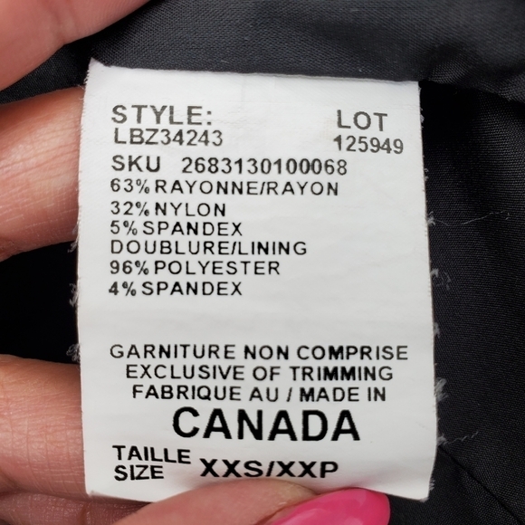 Women's Fitted Tuxedo Black Blazer, Le Chateau, XXS - Picture 7 of 16